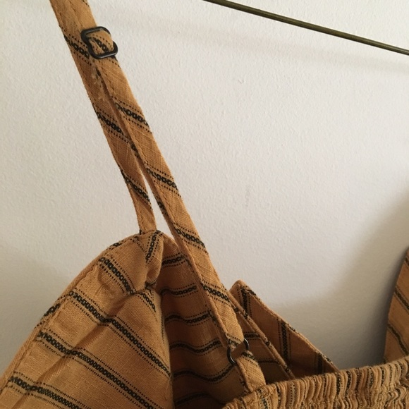 Striped sweetheart neck short romper with cutout and spaghetti straps - Picture 5 of 7